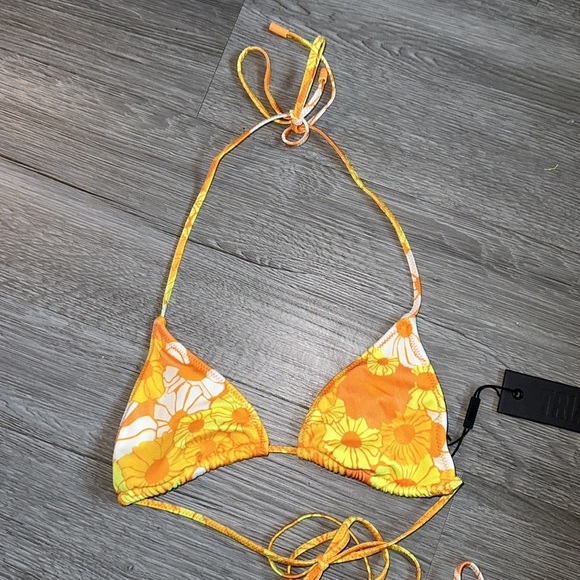String floral style Swimsuit top and bottom swimsuit set. - Picture 9 of 14
